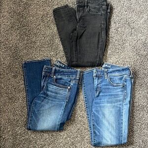 American Eagle Women's Blue and Black Jeans